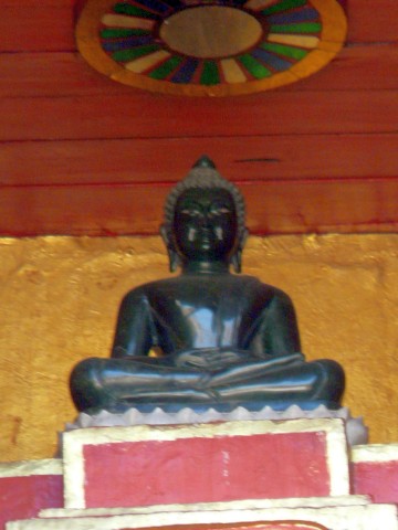 Phra Kaew replica in eastern niche of Wat Chedi Luang